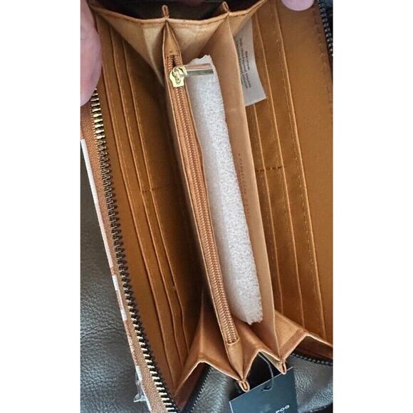 London Fog Women’s Camel Adalia Signature Zip Around Wallet Logo Card Slots NEW - Picture 6 of 8